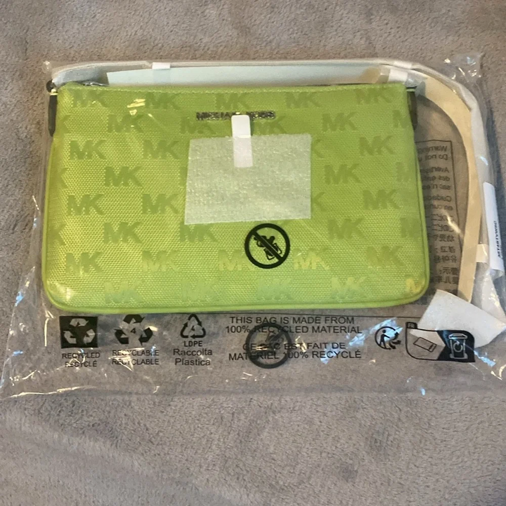 💚MICHAEL KORS💚Lime Jet Set Travel Small Woven Logo Nylon Convertible Wristlet
